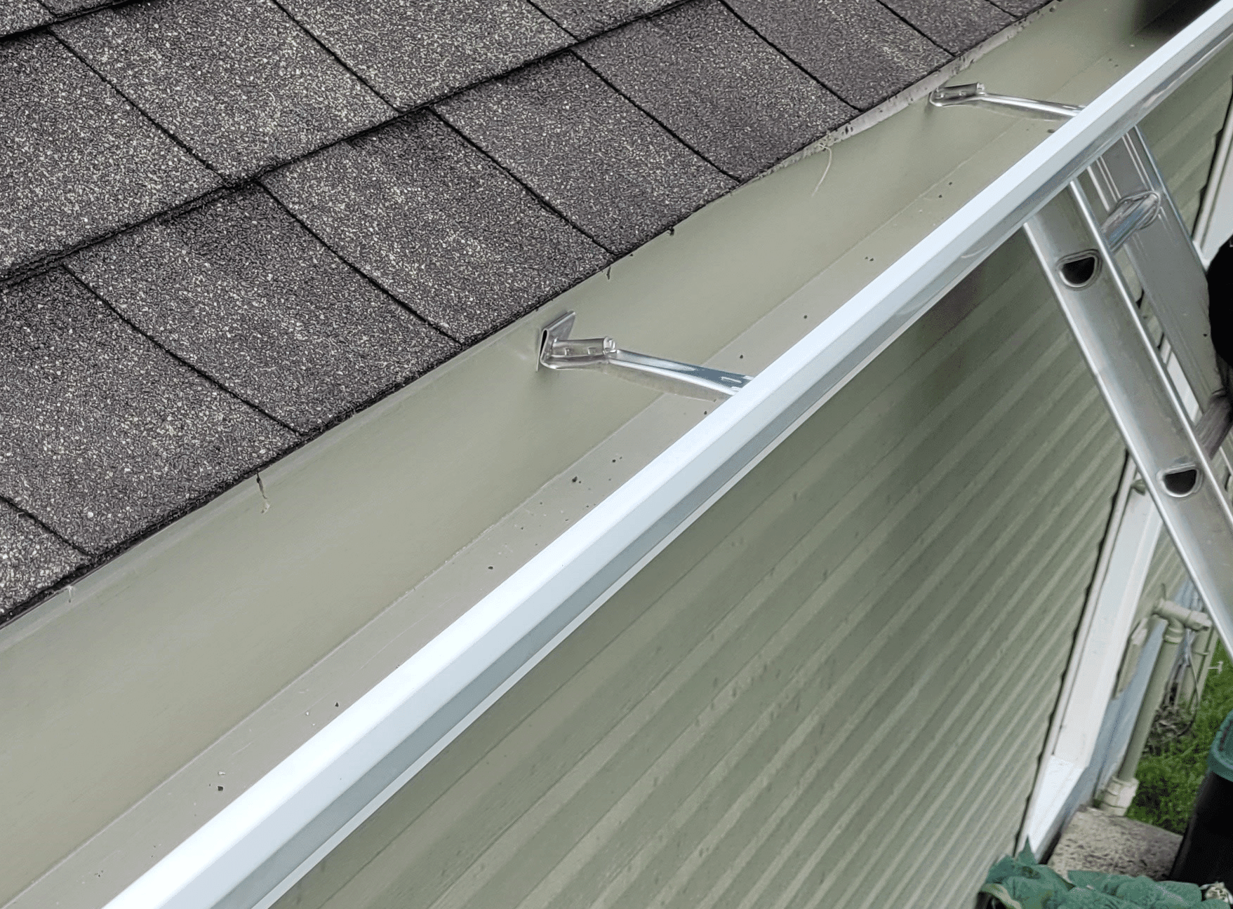 Why Seamless Rain Gutters?
